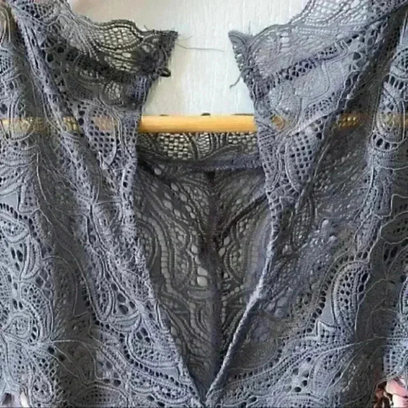Torrid Blouse Tank Top Sleeveless Lace  Trimmed Tunic Grey Floral Size 4X - Picture 9 of 16